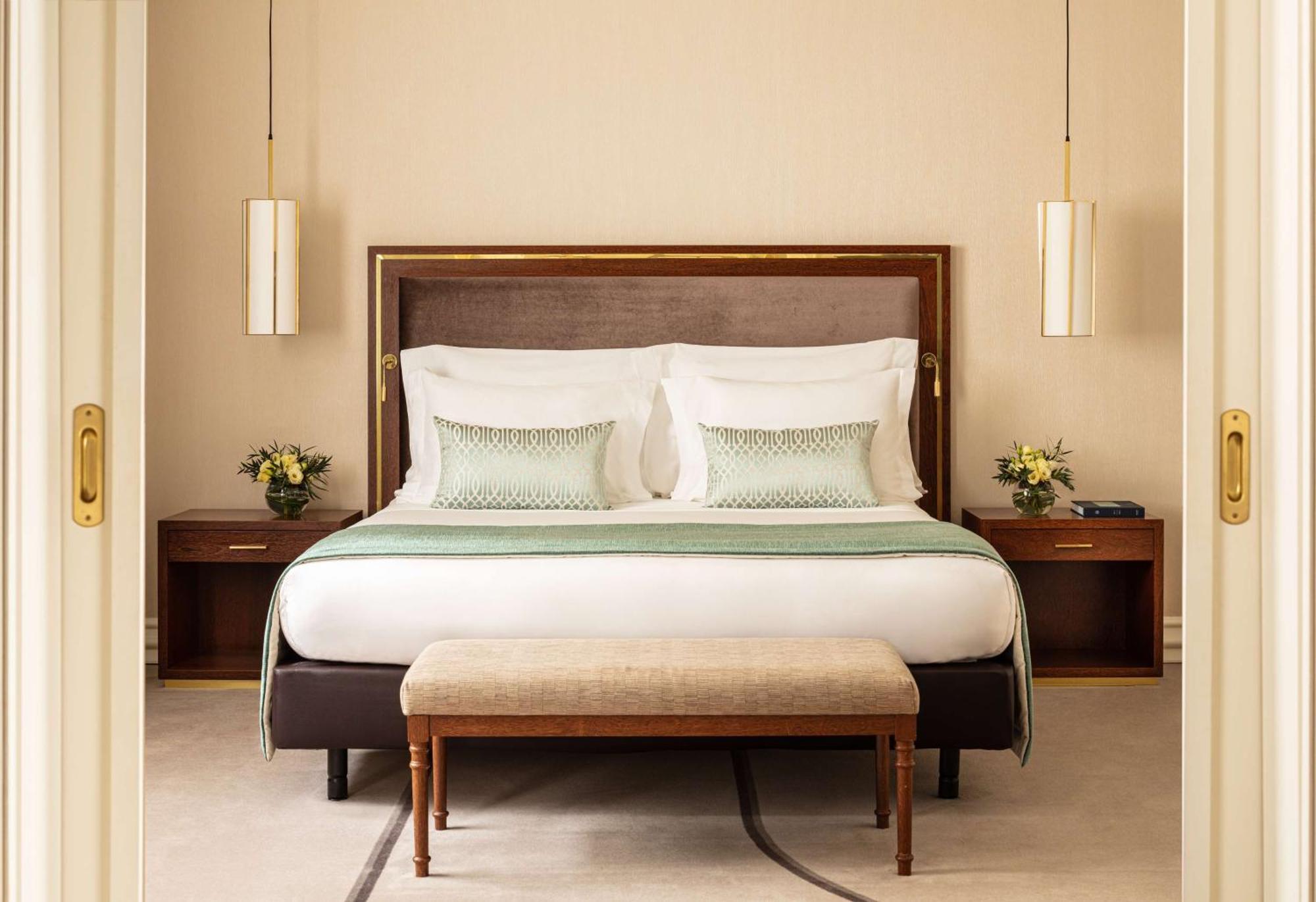Tivoli Avenida Liberdade Lisboa - A Leading Hotel Of The World Exteriér fotografie A bedroom at the Four Seasons Hotel, London